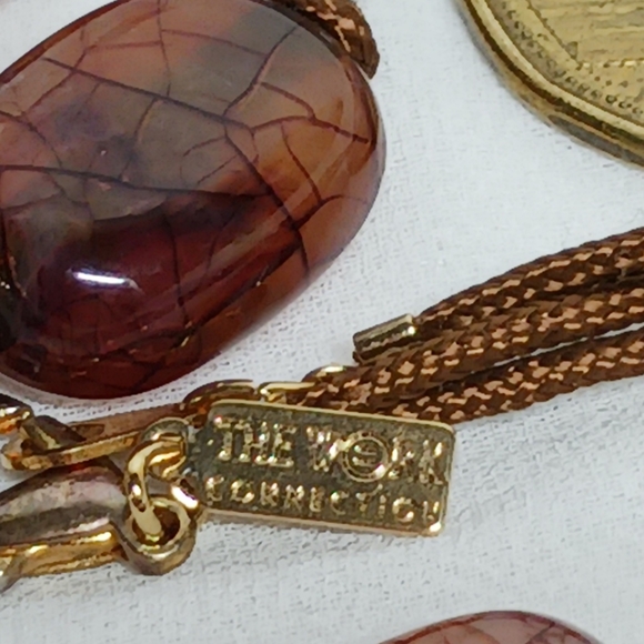 The Work Connection  necklace, plastic - Picture 5 of 6